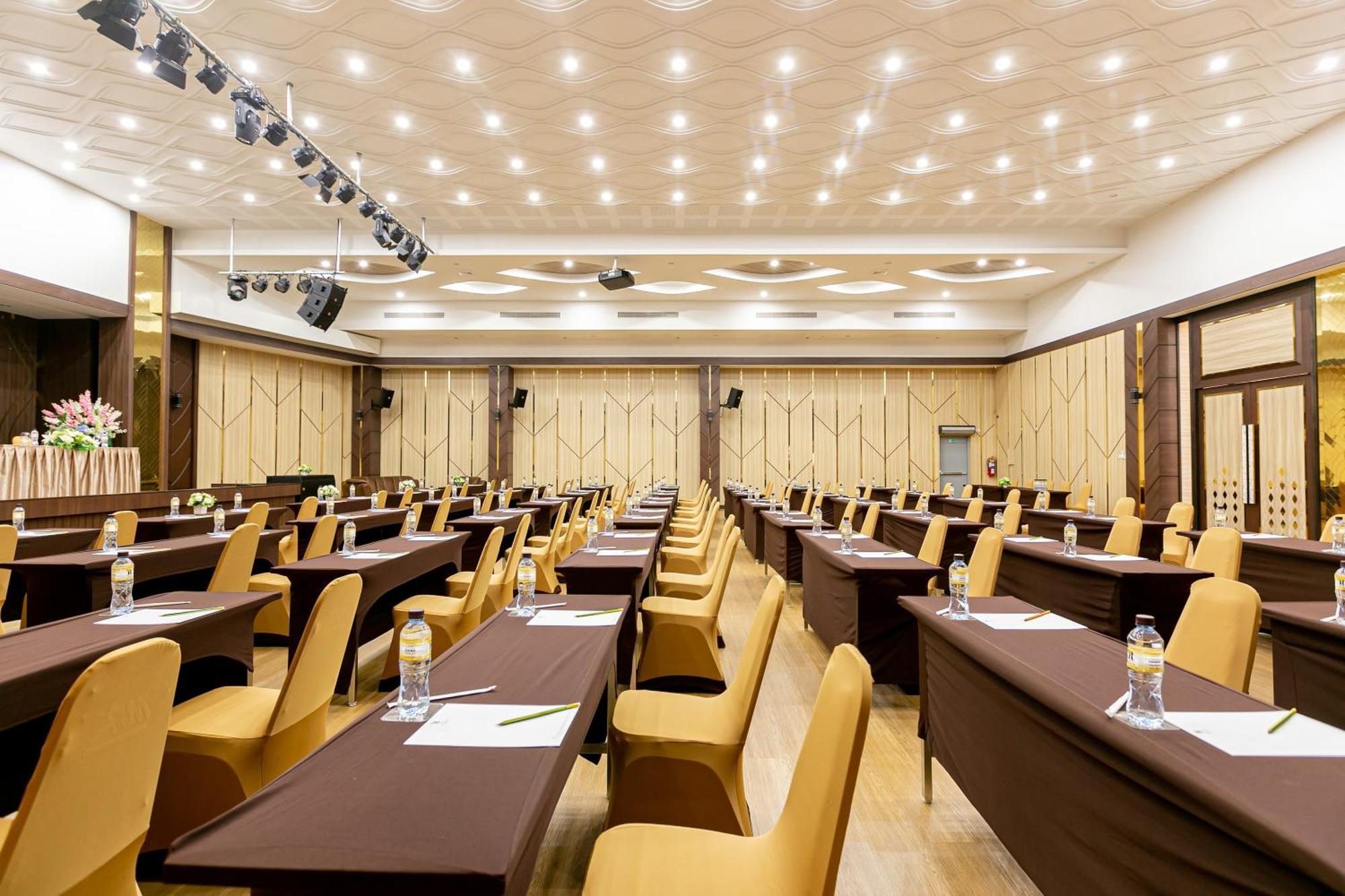 Grand Ratchapruek Hotel Pak Kret Dış mekan fotoğraf