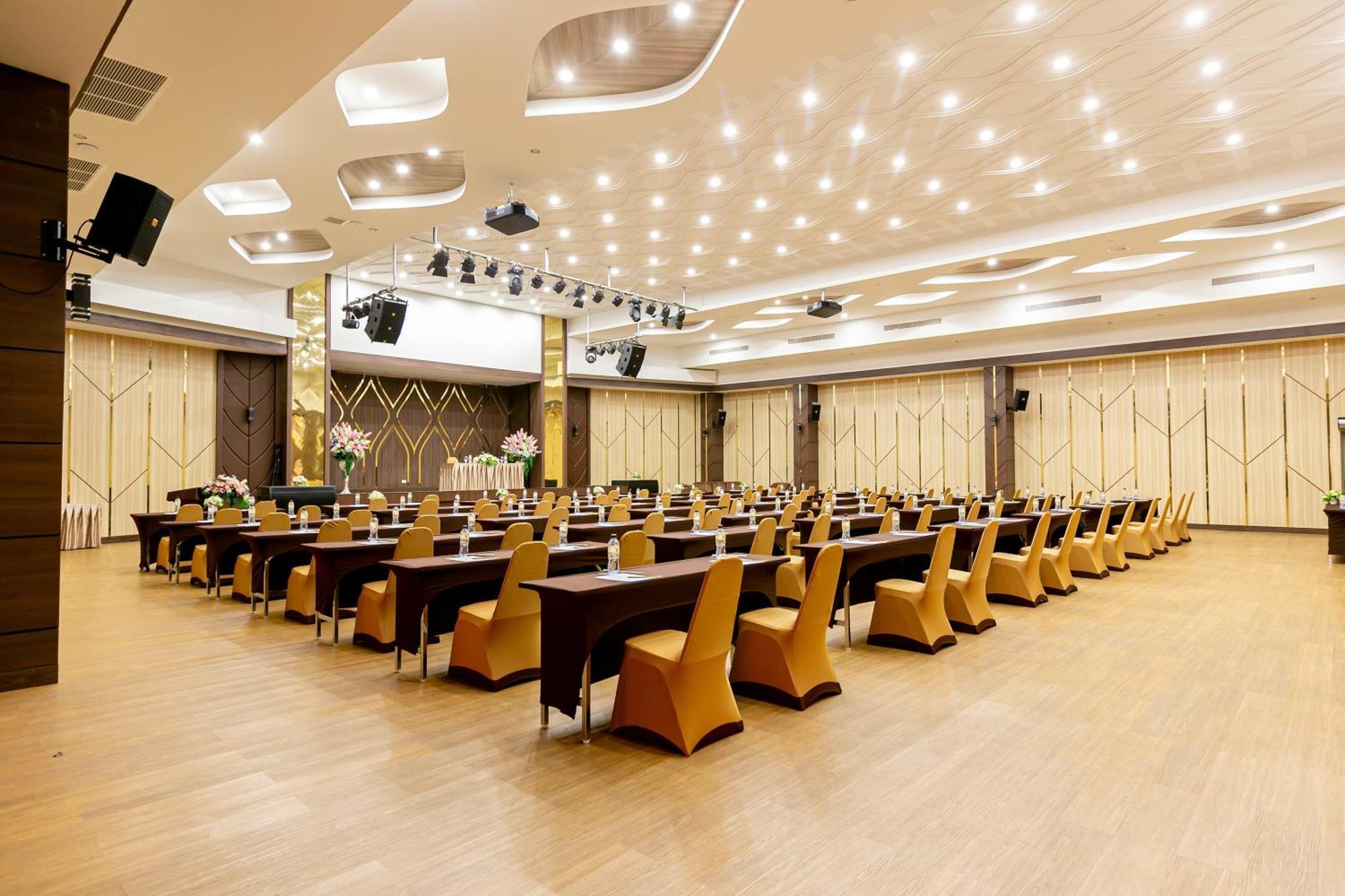 Grand Ratchapruek Hotel Pak Kret Dış mekan fotoğraf