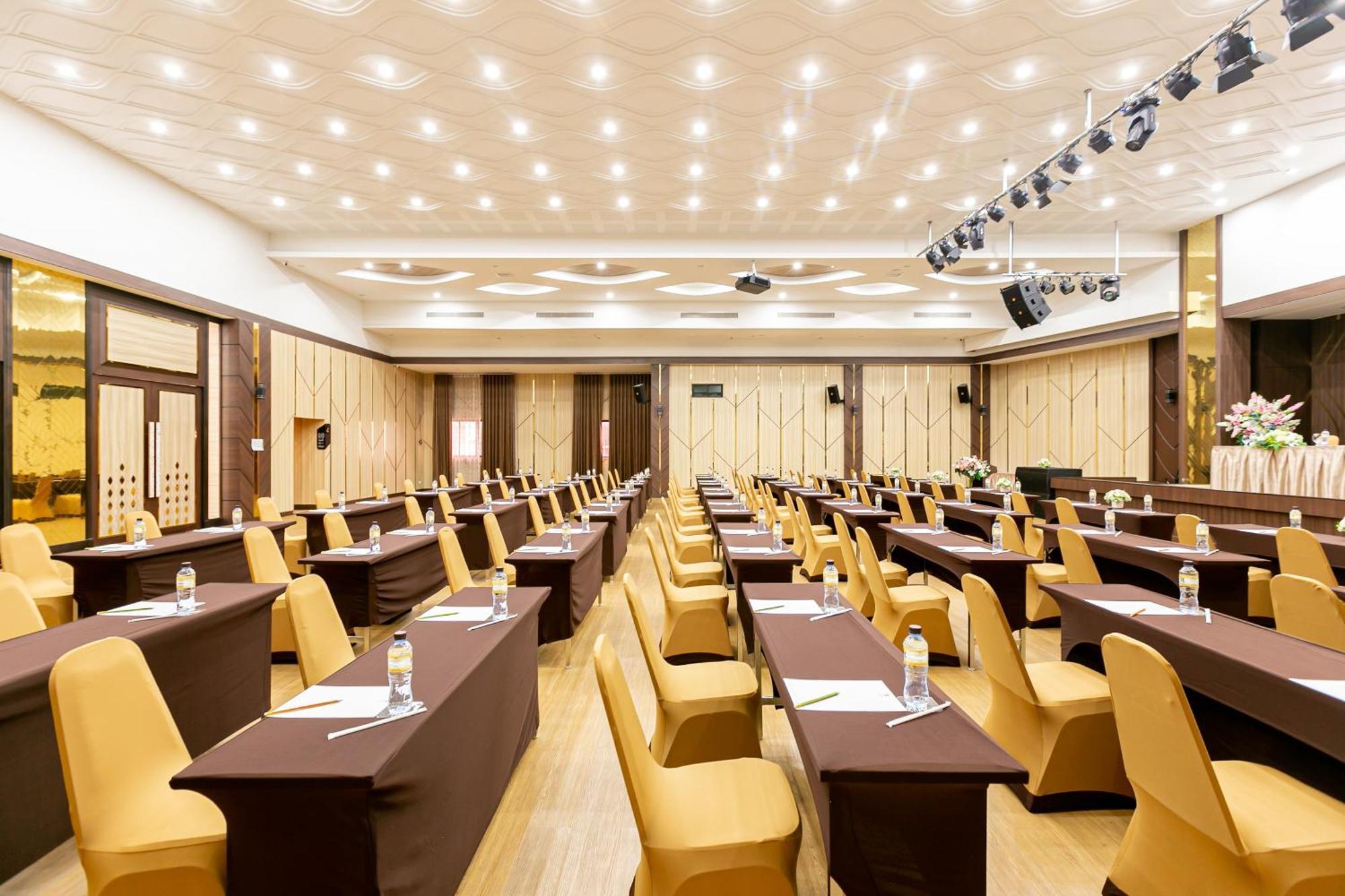 Grand Ratchapruek Hotel Pak Kret Dış mekan fotoğraf
