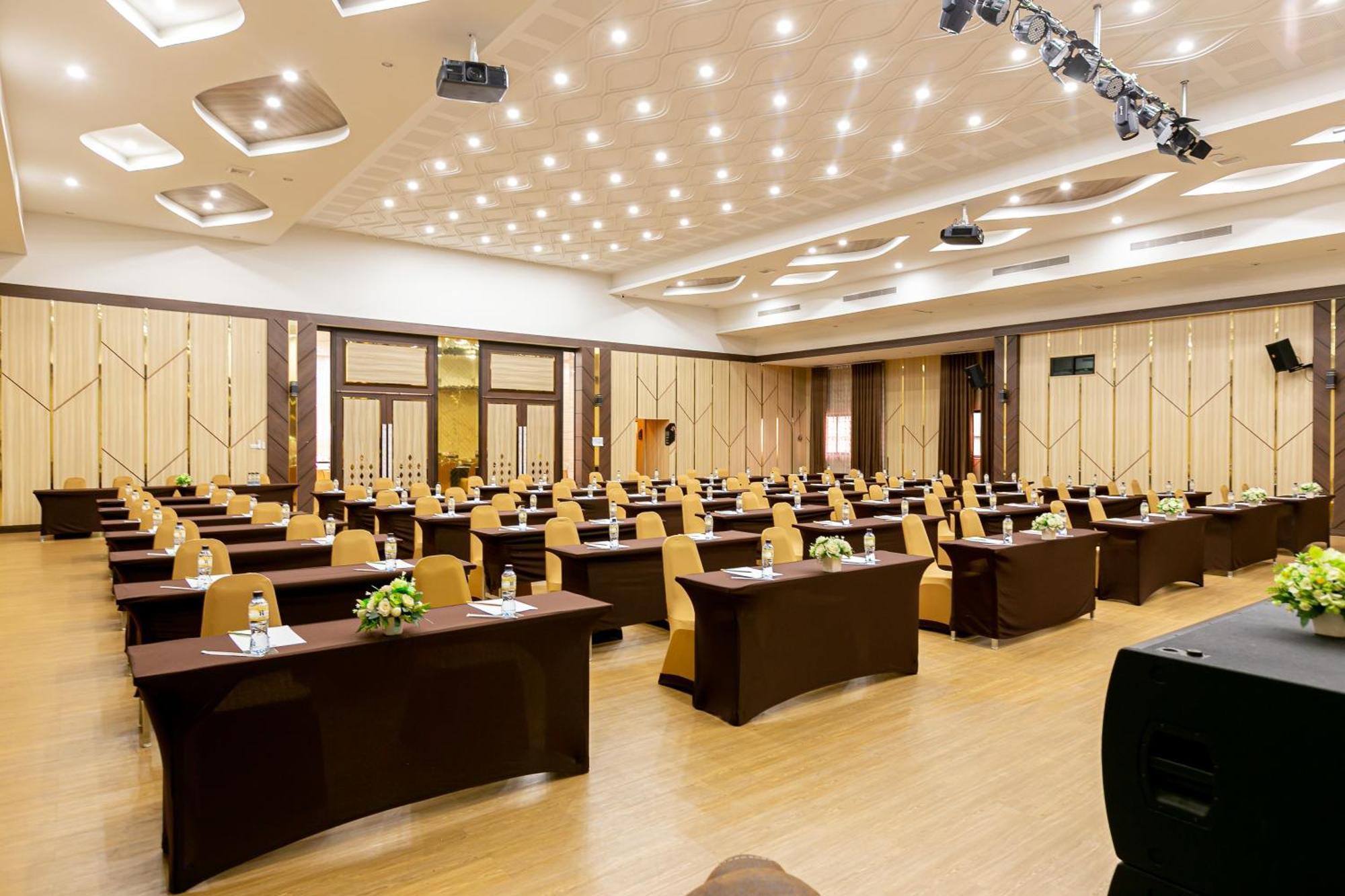 Grand Ratchapruek Hotel Pak Kret Dış mekan fotoğraf